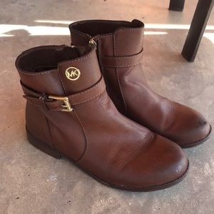 Girls boots 👢 Micheal Kors ⭐️HP⭐️ final sale